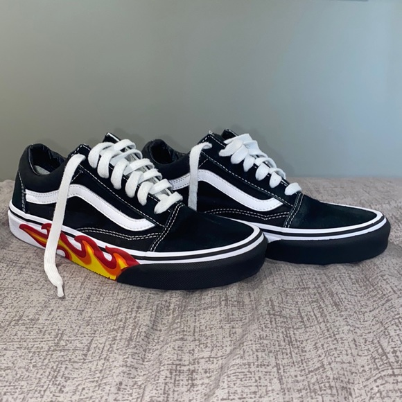 ‼️SOLD‼️Flame vans - Picture 1 of 5